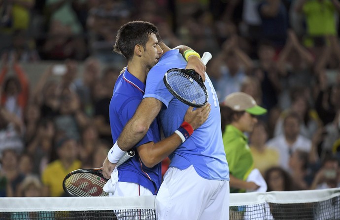 Djoko e Delpo choram na rede após jogo histórico. FOTO: Reuters